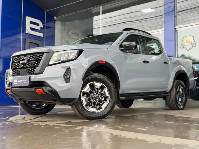 Nissan Frontier Pro4x CD 4X4 2.3 Bi-TB Die. AUT 2023