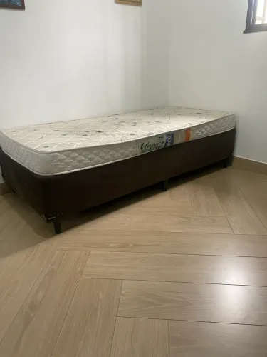 Cama Box solteiro com colchão 