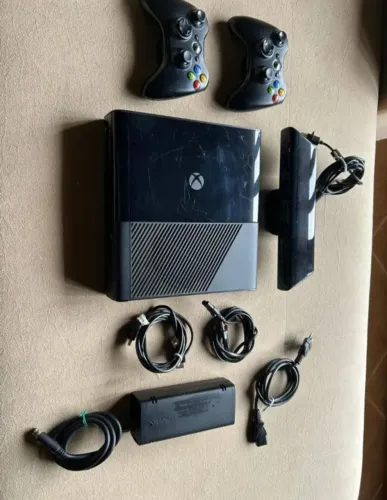 Xbox 360 ( leia a descrição)