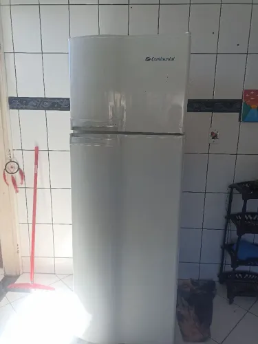 Geladeira continental 