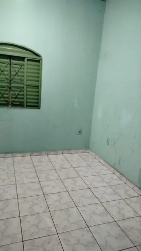 Alugo casa na expansão