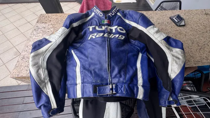 Macacão moto semi novo