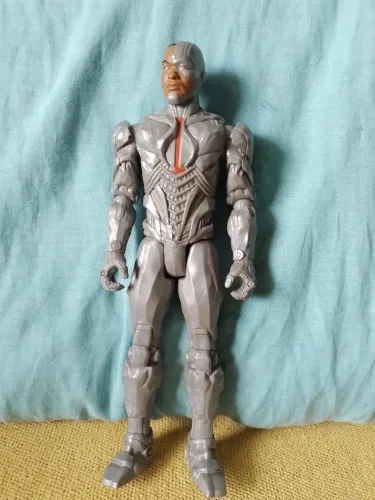 Boneco Cyborg 30cm Dc Comics