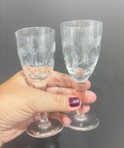 Taça de cristal lapidada (licor)
