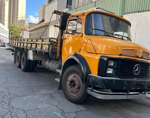 Caminhão Mercedes-Benz 1113