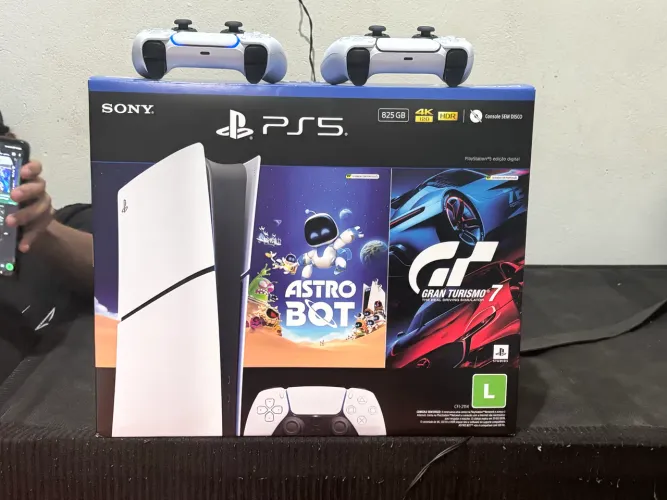 playstation 5 com dois controles