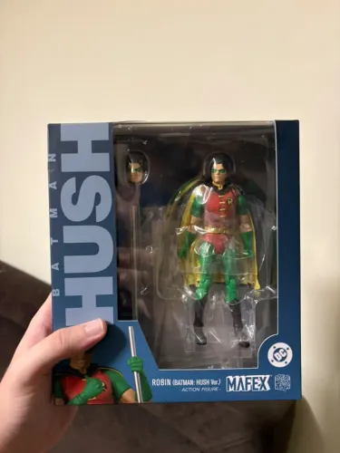 Mafex Robin Batman Hush