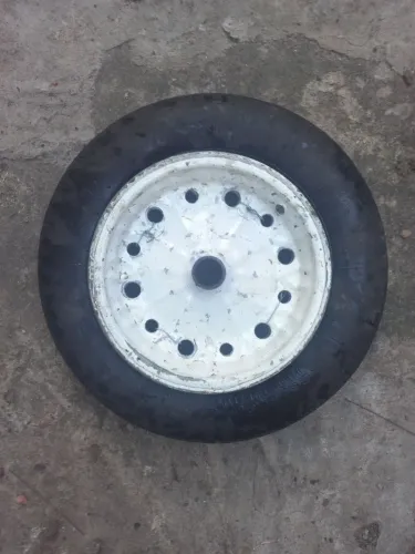 Pneu de carrinho de mão 