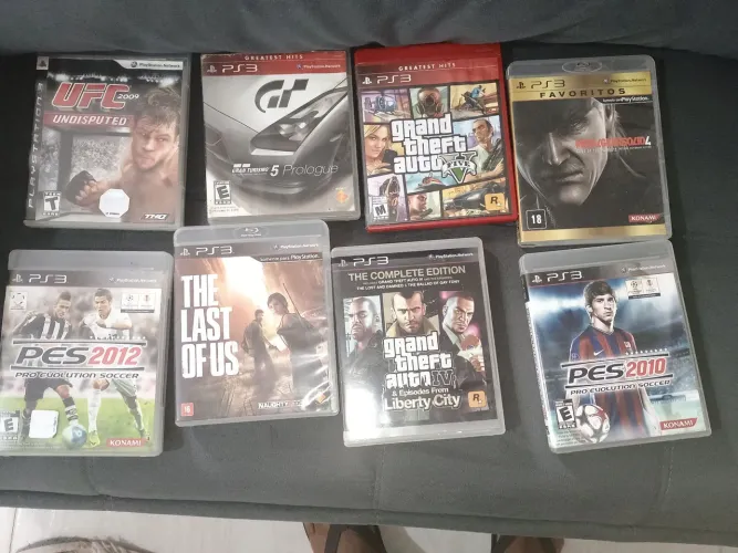 Vendo meu Ps3. Tudo funcionando perfeitamente. Ele lê Mídia física e da pra baixar jogos.