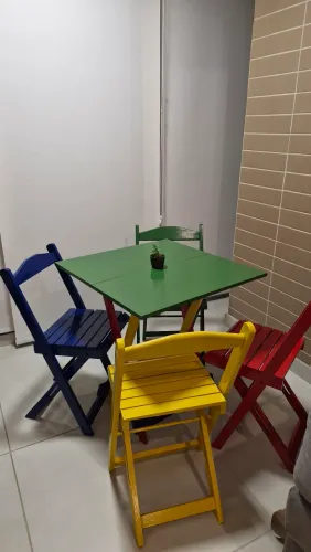 Conjunto bistro colorido