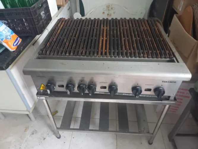 Charbroiler a Gás Venâncio
