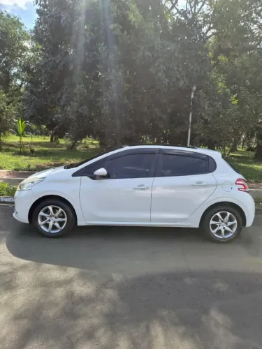 Peugeot 208 Allure 1.5 Flex 8V 5P 2016