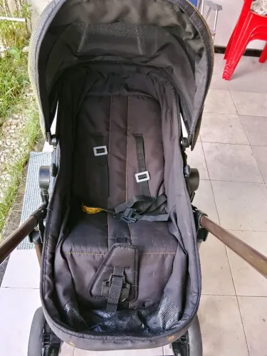 Carrinho Galzerano bebê muito novo