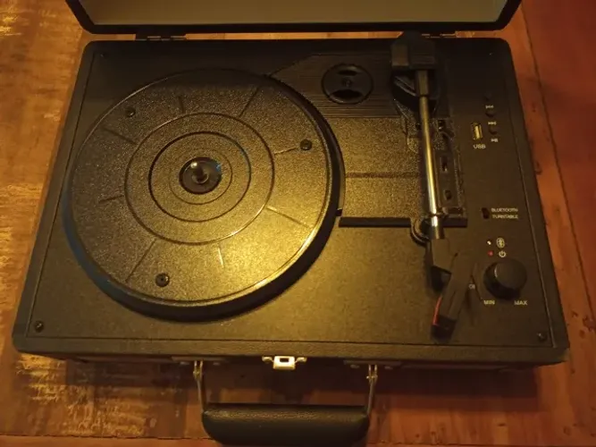 Toca Discos Raveo Sonetto Chrome com Bluetooth