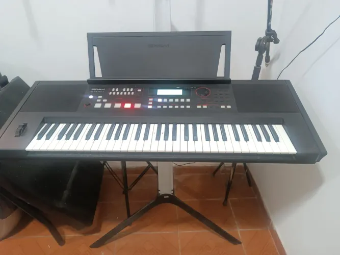 Teclado Roland E-X50