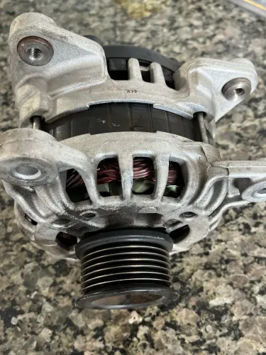 ALTERNADOR AUTOMOTIVO 14V 90A - FUNCIONANDO PERFEITAMENTE ? Valor: R$ 500,00