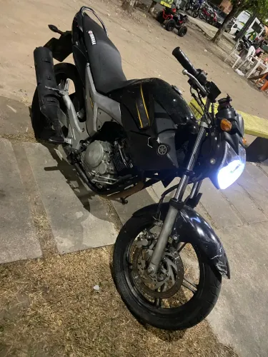 Vendo essa fazer 250 em perfeito estado