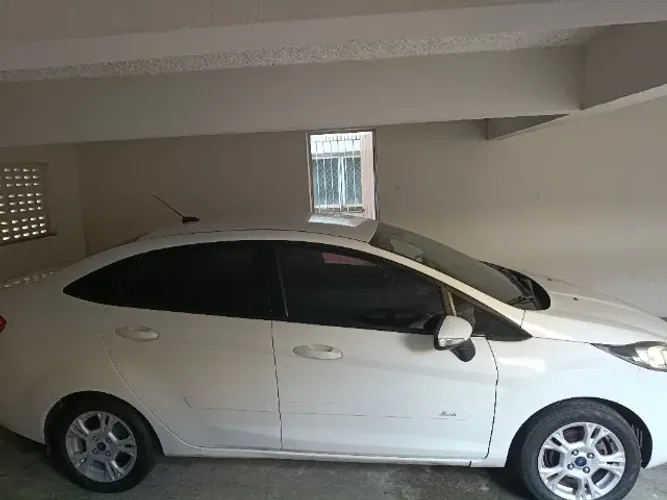 Ford Fiesta Sedan 1.6 16V Flex Mec. 2015