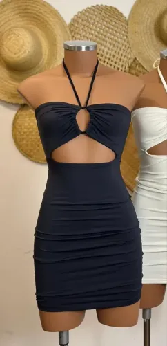Vendo esse vestido nunca usado.