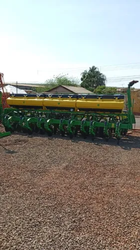 Plantadeira Jhon Deere 12 linhas a vácuo