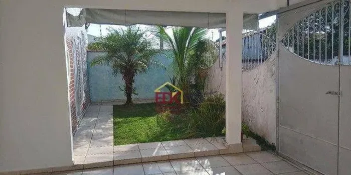 Casa com 3 dormitórios para alugar, 120 m² por R$ 4.590,00/mês - Vila São Roque - Lorena/S
