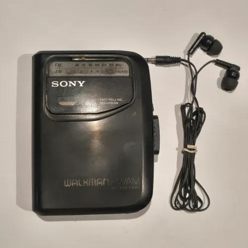 Walkman Sony La Fiesta - radio ok / falta substituir a correia