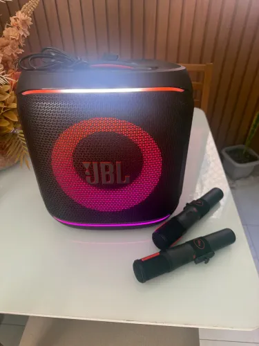 Vendo JBL PartBox Encore 2 com 02 Microfones