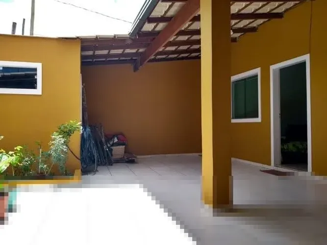 Vendo Casa bem localizada e em local tranquilo.