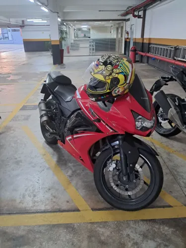 Moto kawasaki ninja 250 série limitada