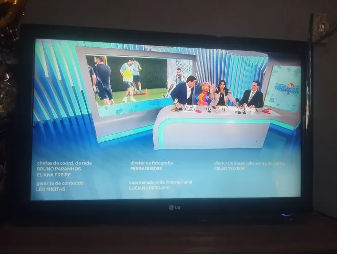 Vendo essa tv toda boa