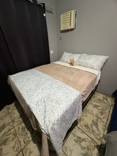 Cama de Casal (Box) com Colchão Ortobom - Confortável e Conservada