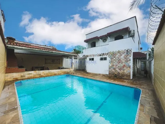 Sobrado com piscina no Mathilde