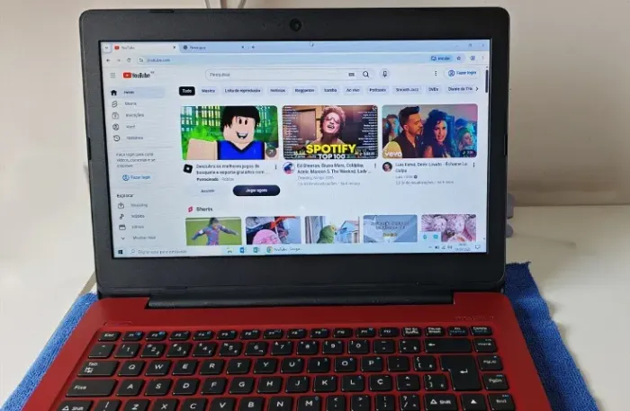 Notebook Positivo Stilo - Intel Dual Core 2.0Ghz - 4Gb de memória - Bateria Perfeita