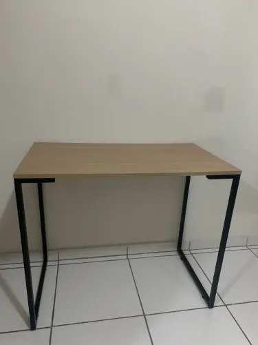 Escrivaninha - 90 cm x 75 cm x 50 cm