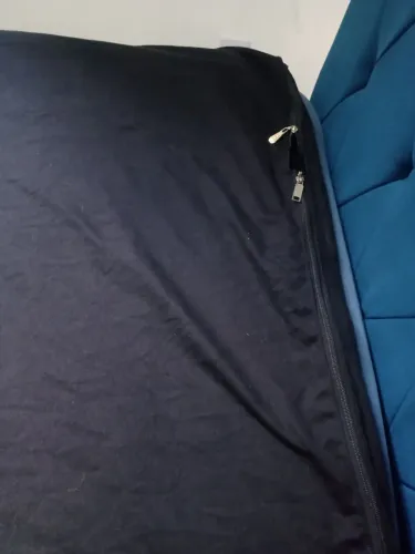 Vendo duas capas de tecido brim preto,para colchão de solteiro.
