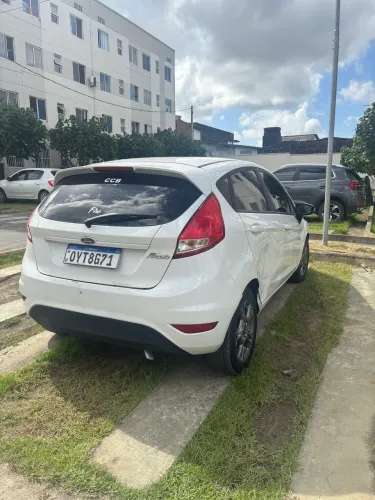 Ford Fiesta 1.5 16V Flex Mec. 5P 2015
