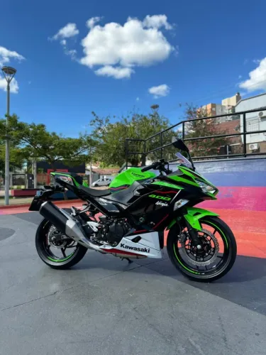Vendo chave da moto 16.000 moto nova
