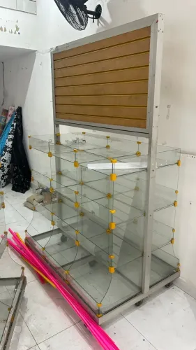 vendo gondola de vidro