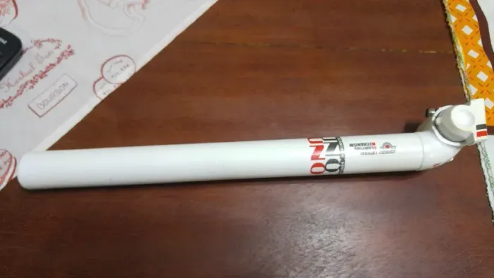 Canote Uno branco 30,9 mm para bicicleta