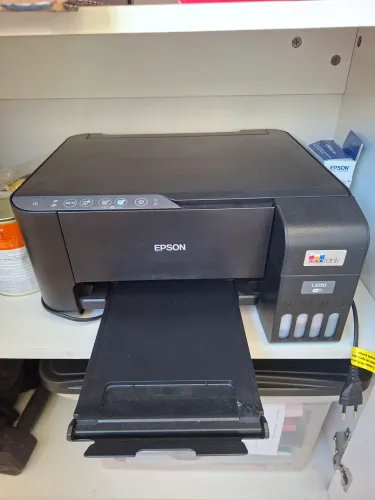 Impressora Epson L3250 com 2 refis pretos de brinde