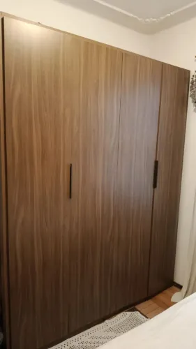 Roupeiro semi-novo Mobly