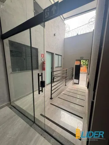 SALAS COMERCIAIS NOVAS E EM EXCELENTE LOCALIZAÇÃO