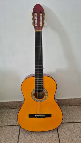 Violão Madri com avaria