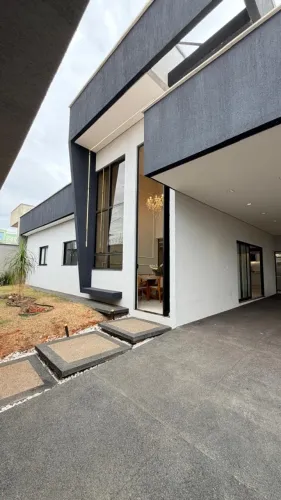 CASA COMPETAMENTE IMOBILIADA -PAPILLON PARQUE -