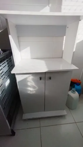 Armários de chão e aéreo 