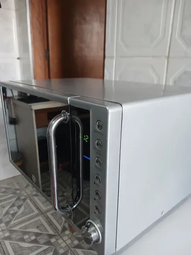 Microondas GE inox espelhado 20L 127V  funcionando perfeitamente 