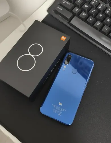 Celular Xiaomi Mi 8-  Ótimo estado 