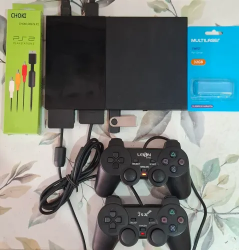 Vendo PS2 ((Play2)) completo com 2 controles novos!