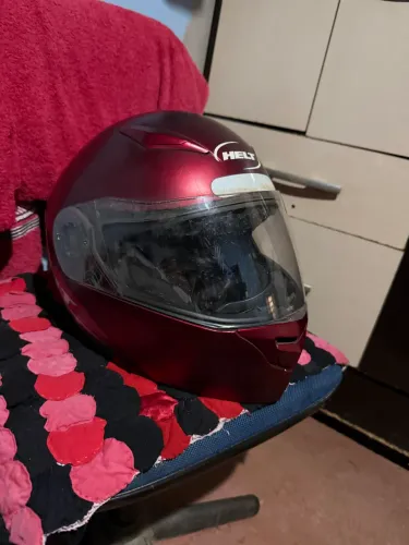Vendo capacete helt 300 reais 