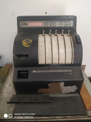 Máquina registradora antiga 